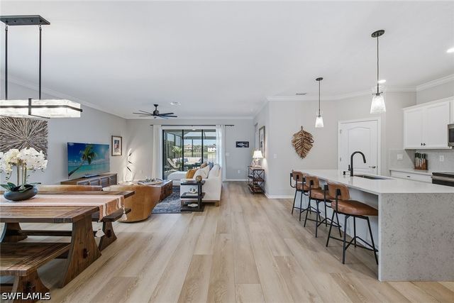 9396 Glenforest DR, Naples, FL 34120