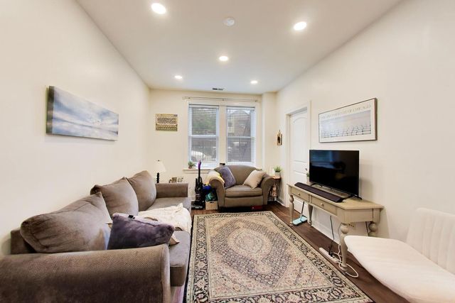 2532 W Haddon Avenue, Chicago, IL 60622
