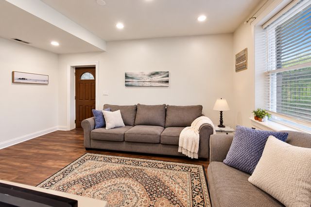 2532 W Haddon Avenue, Chicago, IL 60622