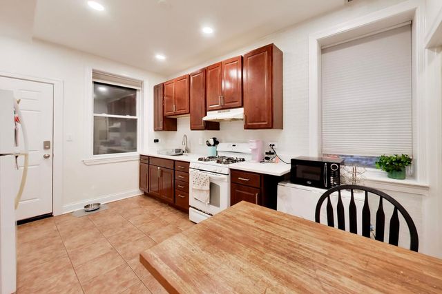 2532 W Haddon Avenue, Chicago, IL 60622