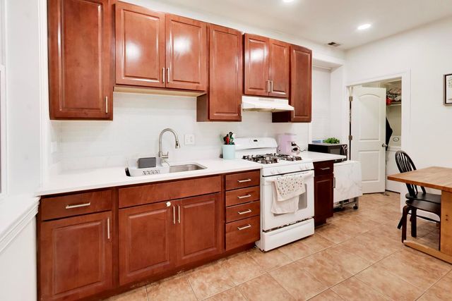 2532 W Haddon Avenue, Chicago, IL 60622