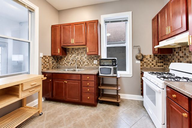 2532 W Haddon Avenue, Chicago, IL 60622