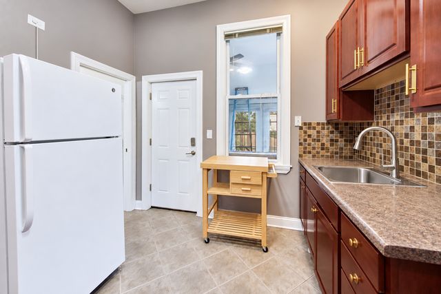 2532 W Haddon Avenue, Chicago, IL 60622