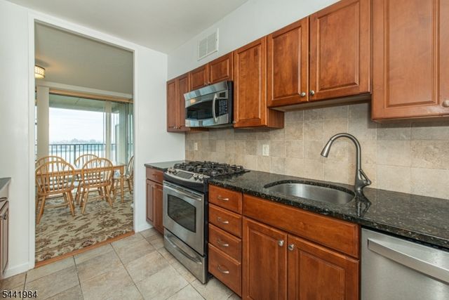 3 Horizon Road 1007, Fort Lee Boro, NJ 07024