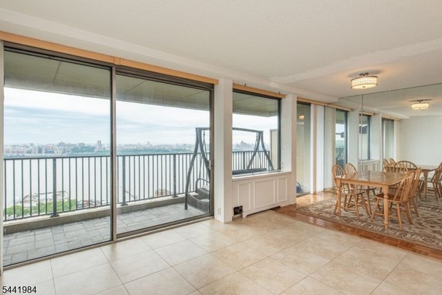 3 Horizon Road 1007, Fort Lee Boro, NJ 07024