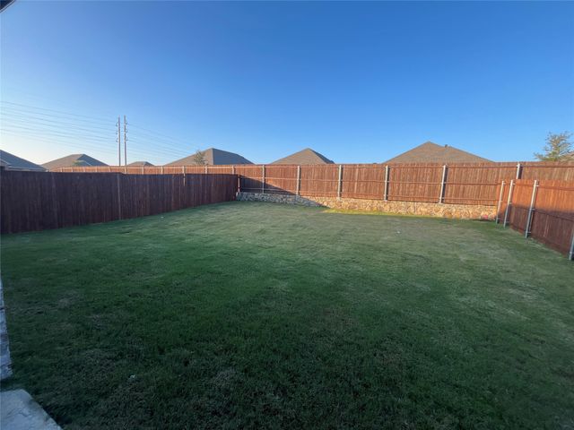 659 Walkabout Place, Lavon, TX 75166