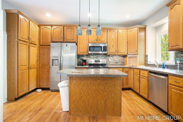 2103 Woodlark Drive, Holland, MI 49424