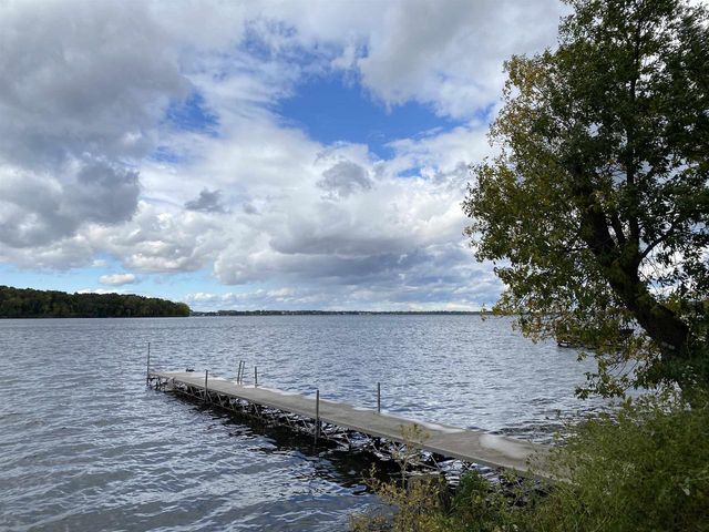 3048 Waunona Way, Madison, WI 53713