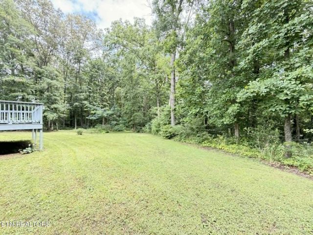 381 Dixon Rd, Crossville, TN 38571