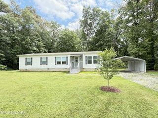 381 Dixon Rd, Crossville, TN 38571