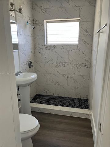 905 NW 5th St, Fort Lauderdale, FL 33311