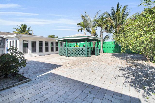 524 SW 72nd Avenue, North Lauderdale, FL 33068