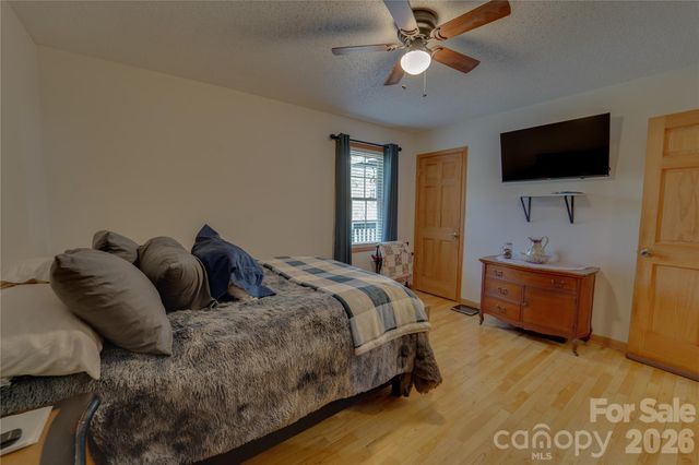 335 Icenhower Road, Leicester, NC 28748