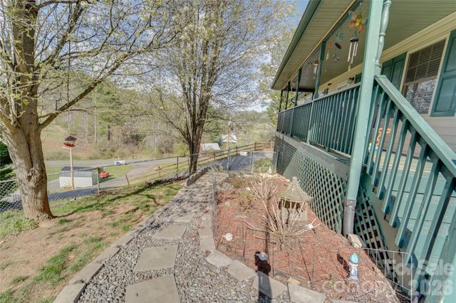 335 Icenhower Road, Leicester, NC 28748