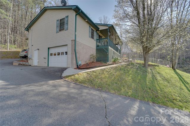 335 Icenhower Road, Leicester, NC 28748