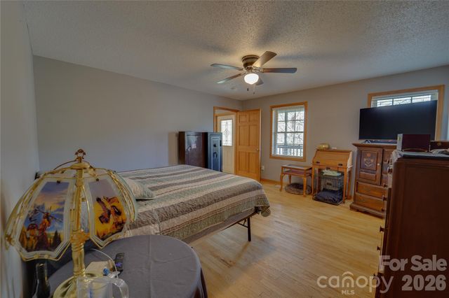 335 Icenhower Road, Leicester, NC 28748
