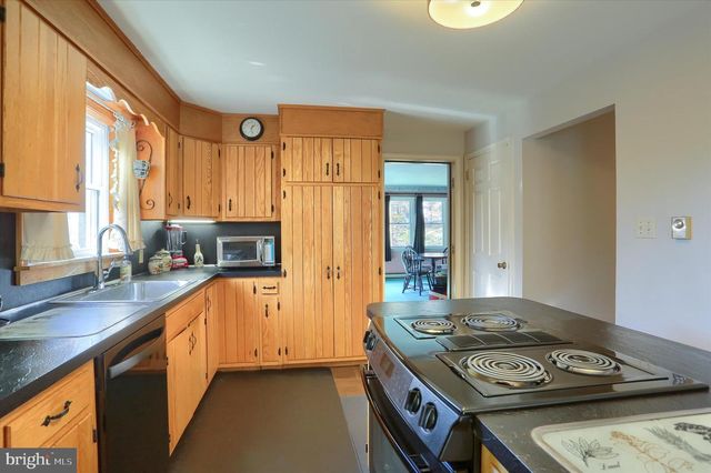 115 JUNIPER DR, Camp Hill, PA 17011