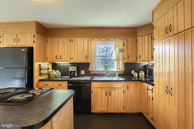 115 JUNIPER DR, Camp Hill, PA 17011