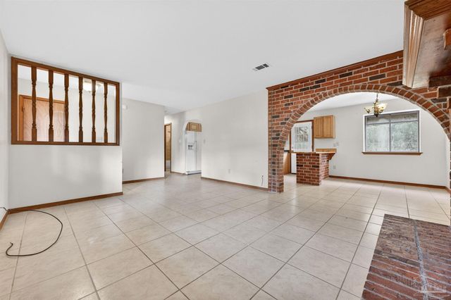 2878 Godwin Ln, Pensacola, FL 32526