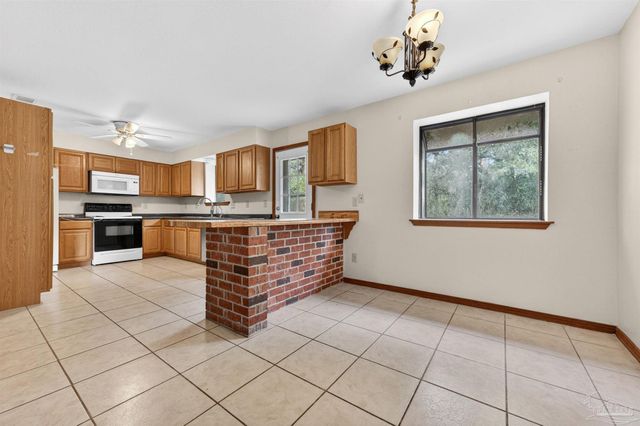 2878 Godwin Ln, Pensacola, FL 32526