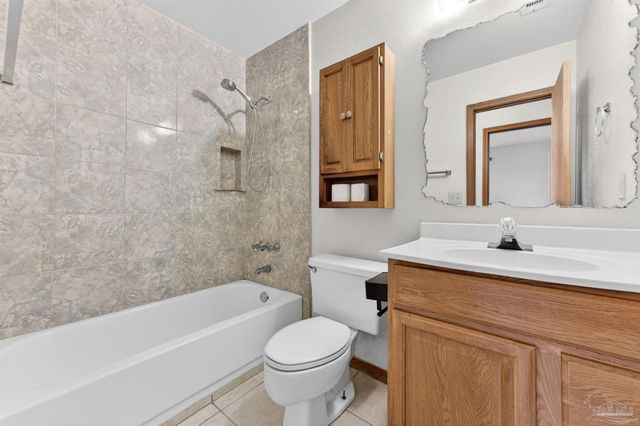 2878 Godwin Ln, Pensacola, FL 32526