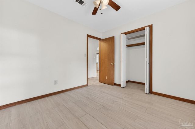 2878 Godwin Ln, Pensacola, FL 32526