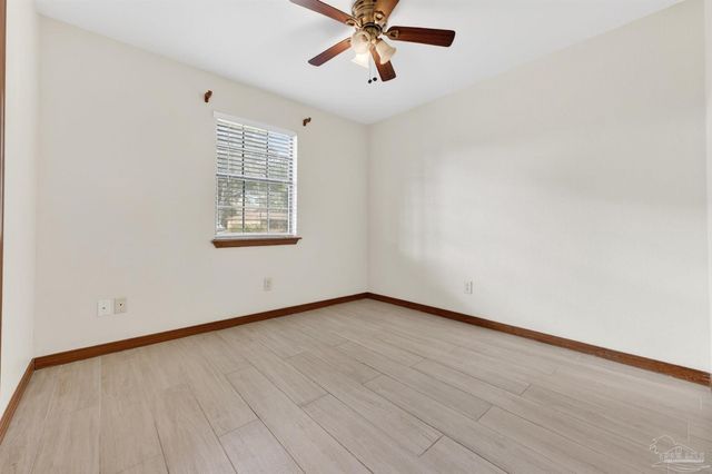 2878 Godwin Ln, Pensacola, FL 32526