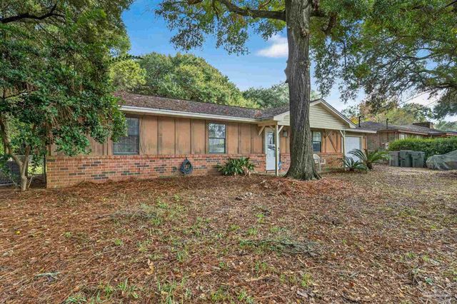 2878 Godwin Ln, Pensacola, FL 32526