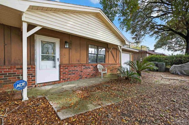 2878 Godwin Ln, Pensacola, FL 32526