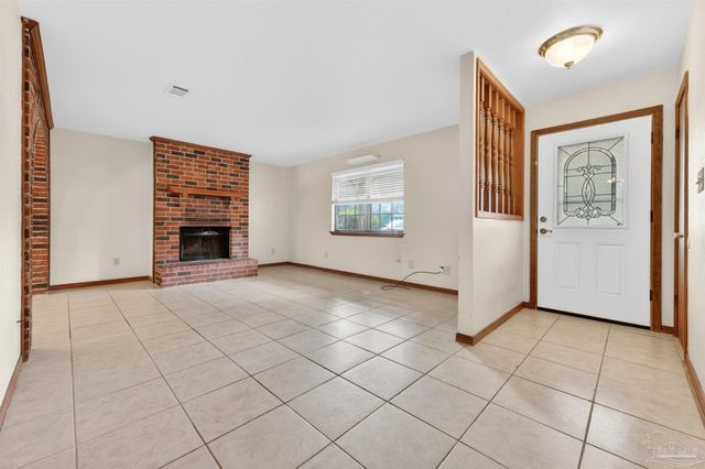 2878 Godwin Ln, Pensacola, FL 32526