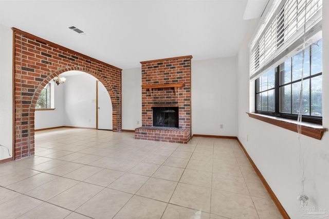 2878 Godwin Ln, Pensacola, FL 32526