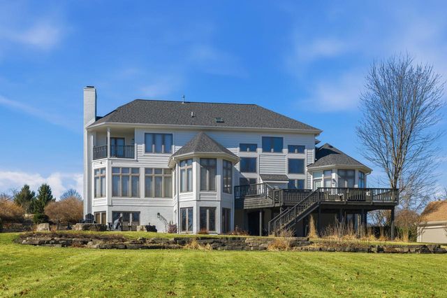 111 Legend WAY, Wales, WI 53183