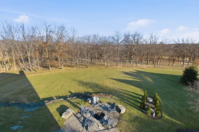 111 Legend WAY, Wales, WI 53183
