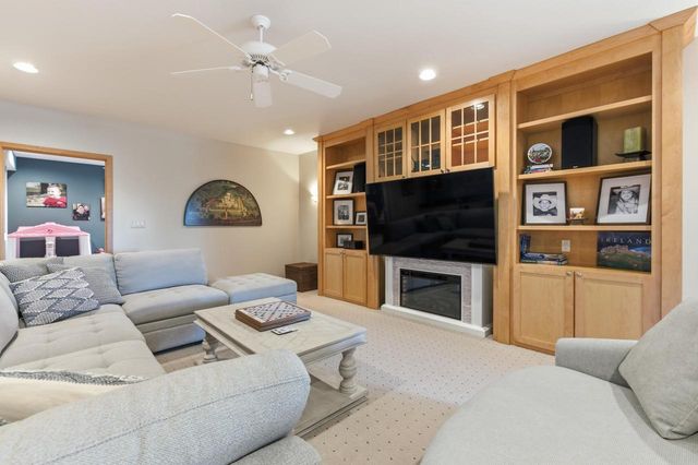 111 Legend WAY, Wales, WI 53183