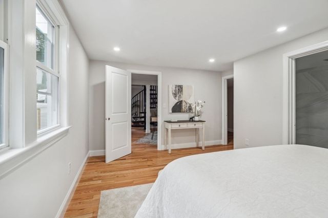 9-13 Sutherland Rd 1, Arlington, MA 02476