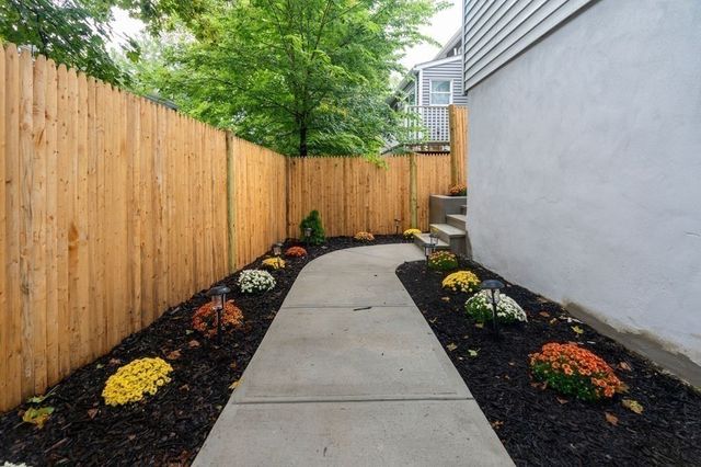 9-13 Sutherland Rd 1, Arlington, MA 02476