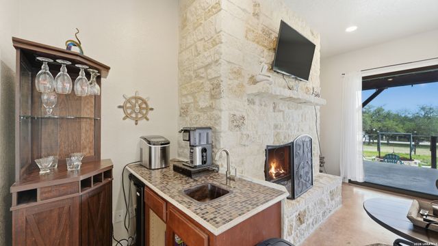628 Country, Canyon Lake, TX 78133