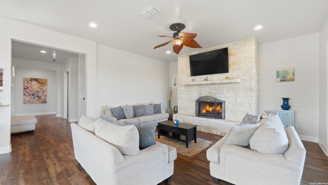 628 Country, Canyon Lake, TX 78133