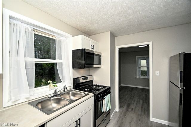 542 Montgomery Street, Akron, OH 44305