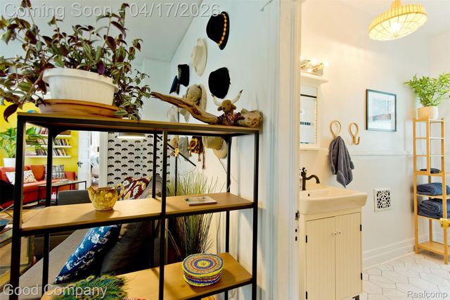 1728 Parker Street, Detroit, MI 48214