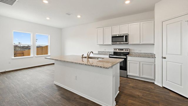15000 Welsh Cobb RD B, Manor, TX 78653