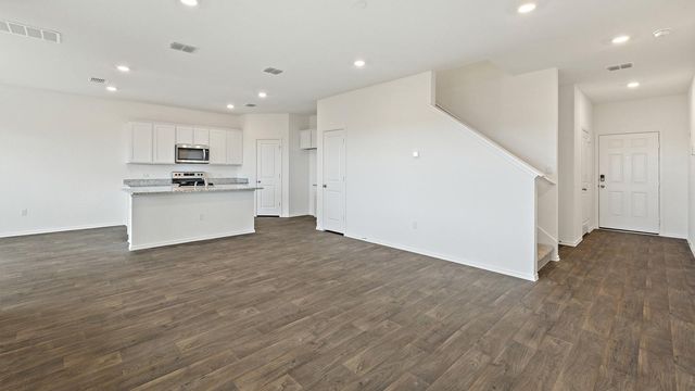 15000 Welsh Cobb RD B, Manor, TX 78653