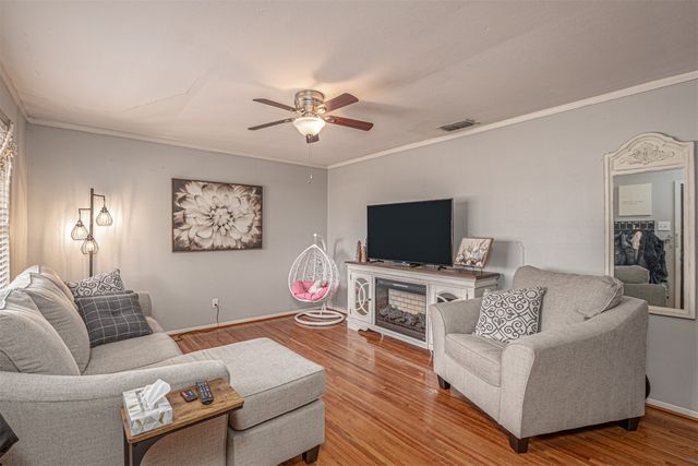 1016 Tower Street, Canton, TX 75103