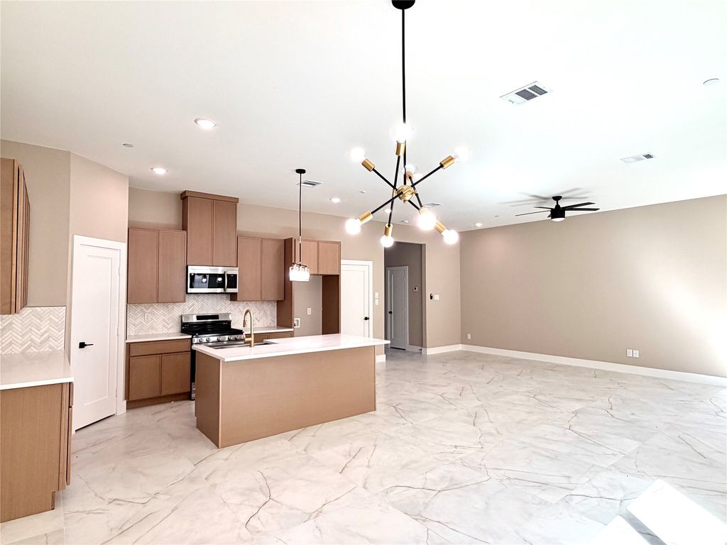 2390 Usman Drive, Irving, TX 75062 — photo 2