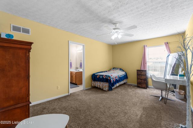 3102 Binnacle Pl, Louisville, KY 40220