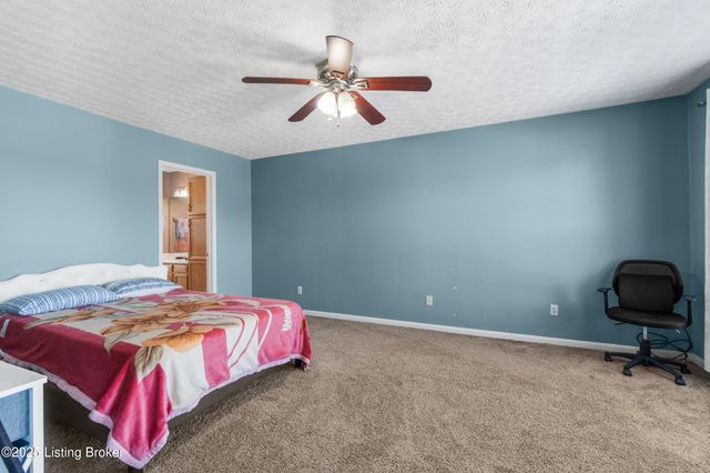 3102 Binnacle Pl, Louisville, KY 40220