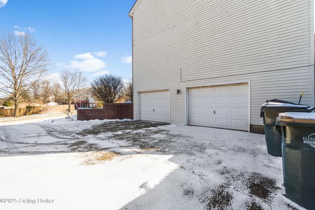 3102 Binnacle Pl, Louisville, KY 40220