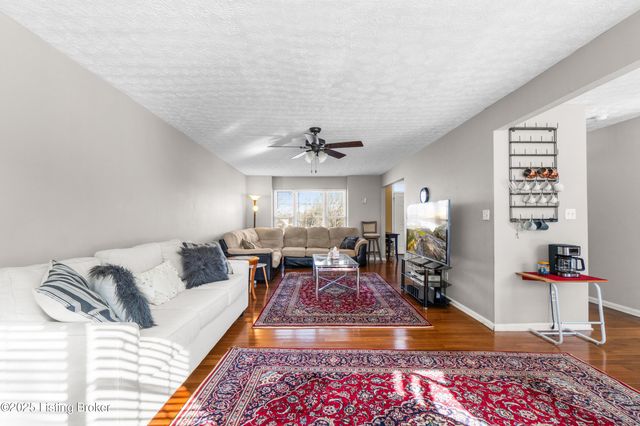 3102 Binnacle Pl, Louisville, KY 40220