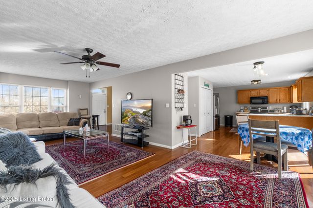 3102 Binnacle Pl, Louisville, KY 40220