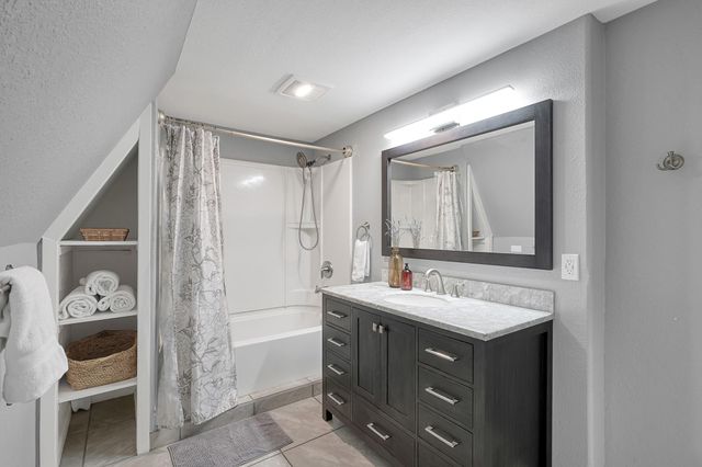 1500 W Pine Lake Circle, Conroe, TX 77316